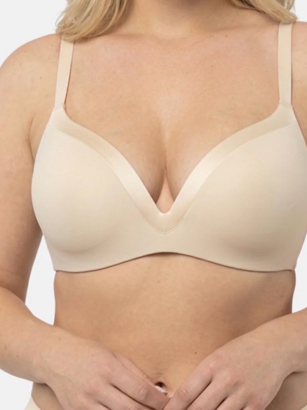 NWT Underoutfit 1258 THE SATIN GRACE BRA (3D MOLDED)